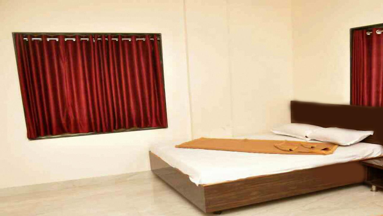 Sai Rajaram Palace Shirdi Zimmer foto